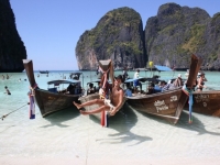 Лодочники на отдыхе в Таиланде
